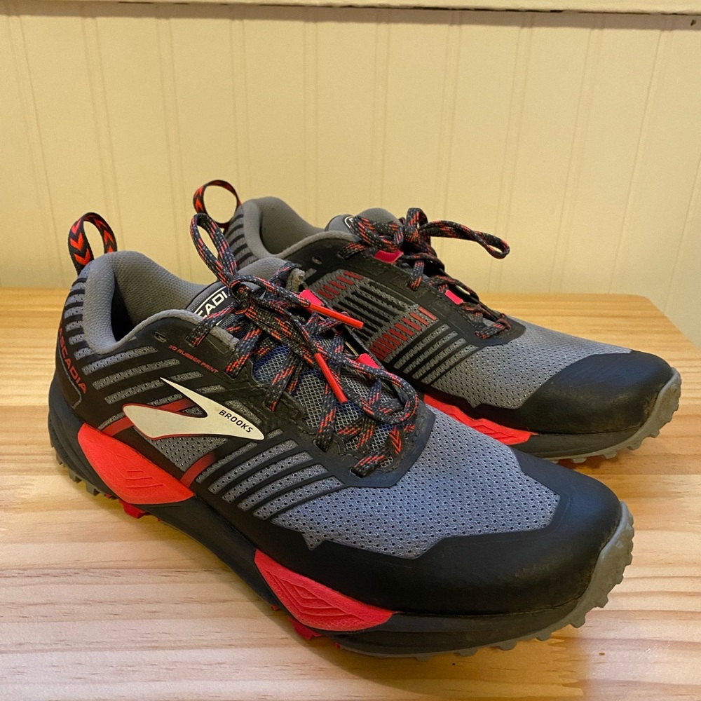 Brooks Cascadia 13 Trail Running Shoes W9.5